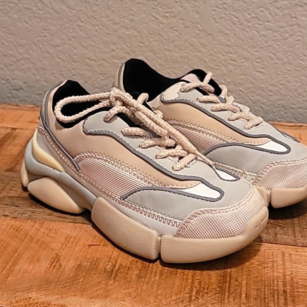 👟👟